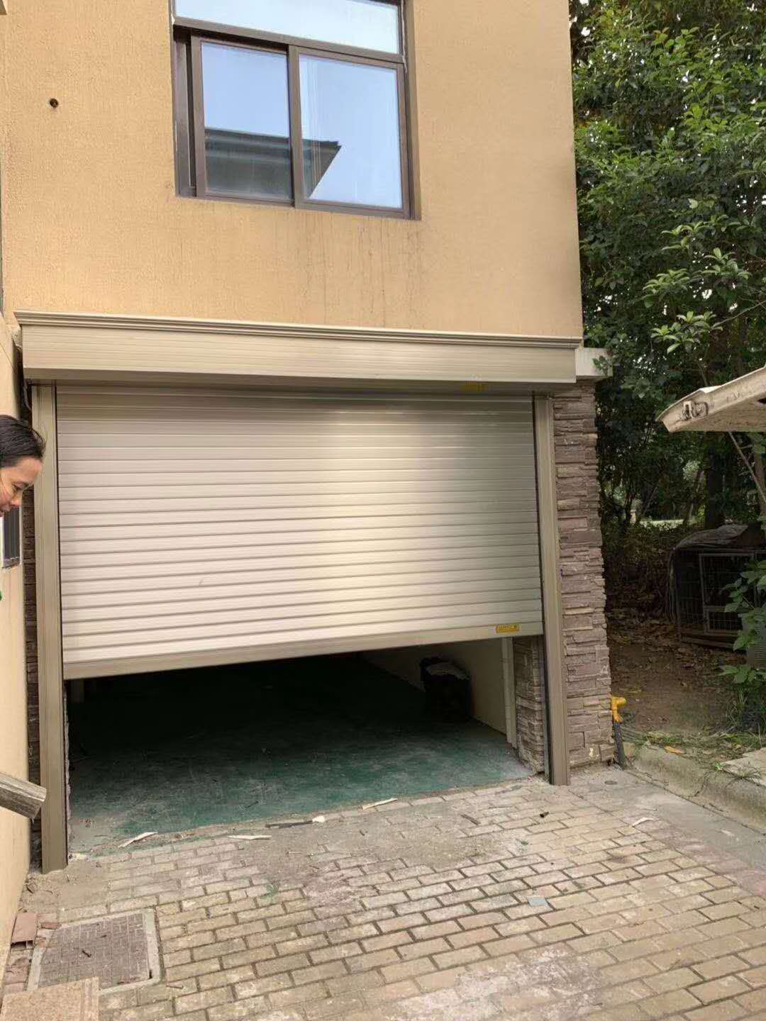 車庫(kù)門(mén)受好評(píng)和認(rèn)可緣由是其使用效果強(qiáng)
